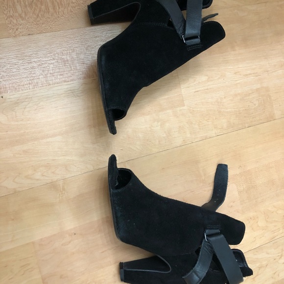 Open toed Short Booties - Picture 5 of 7